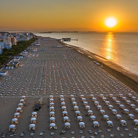 Villaggio Laura Lignano Sabbiadoro Bagian luar foto