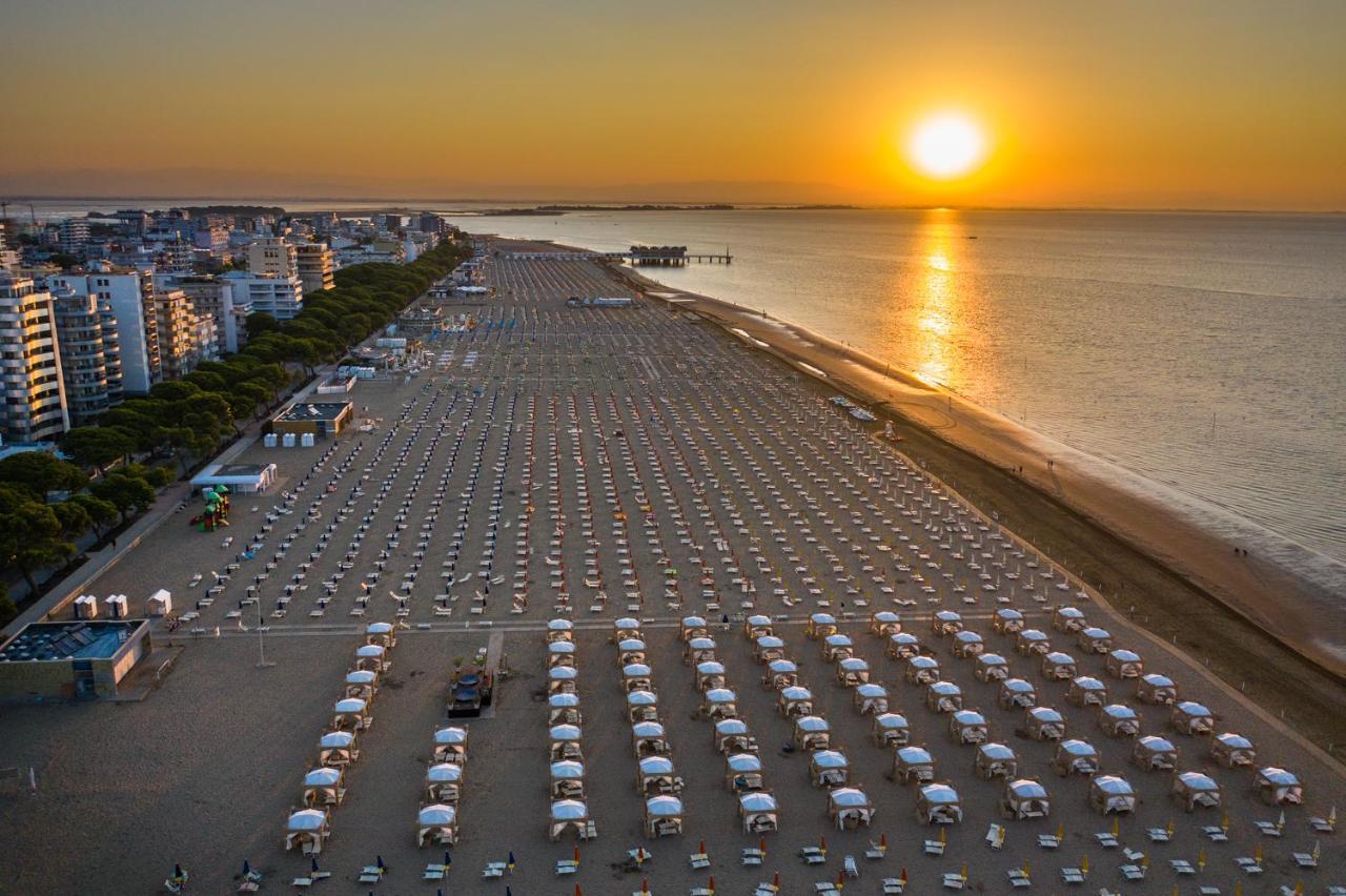 Villaggio Laura Lignano Sabbiadoro Bagian luar foto
